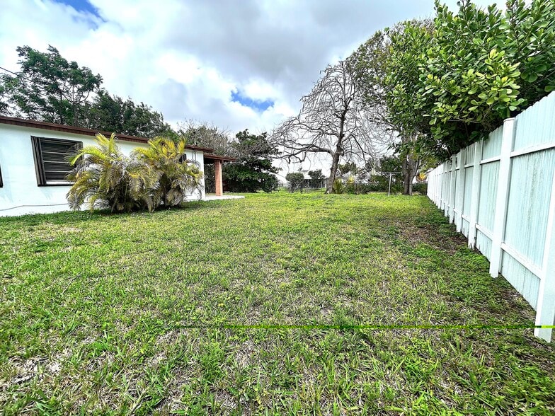 Building Photo - 6001 SW 116th Ave