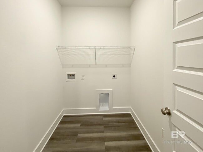 Building Photo - 510 Hardwood Ave