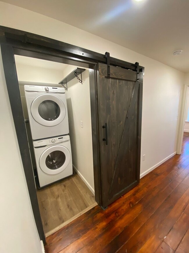 Building Photo - Beautiful 3-Bedroom Home!