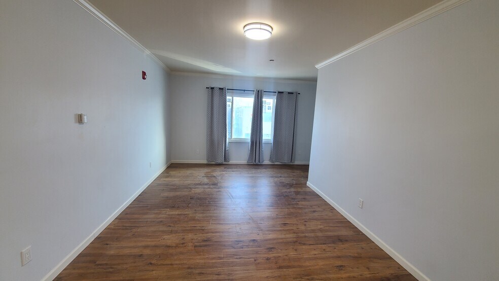 Building Photo - 1309 Solano Ave