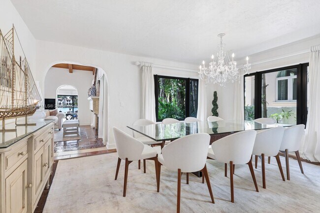 Building Photo - 56 S Hibiscus Dr