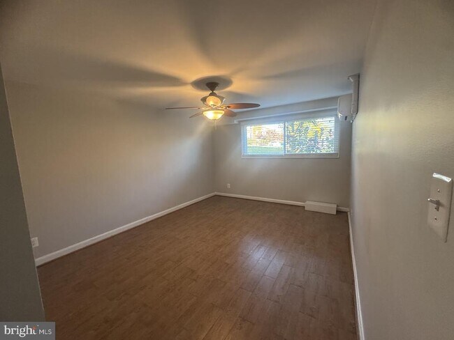 Building Photo - 500 S Courthouse Rd