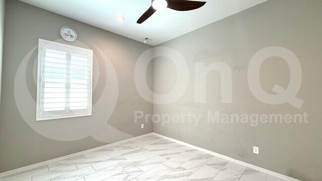 Building Photo - 5530 N 107th Ln