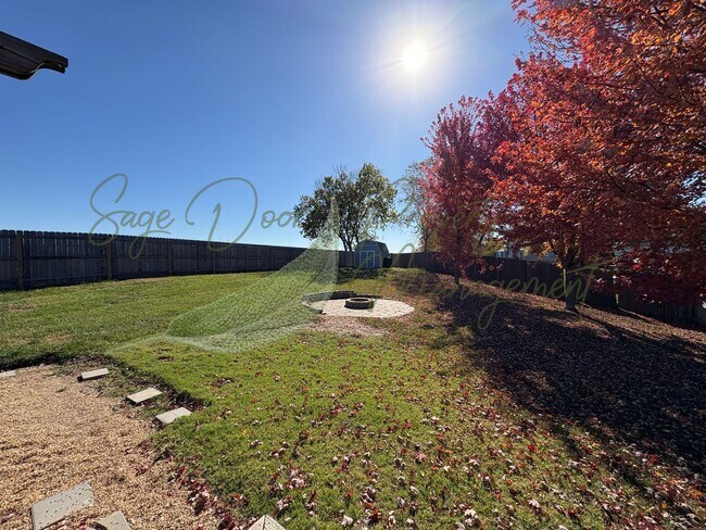 Building Photo - BEAUTIFUL BLUE SPRINGS HOME!!!