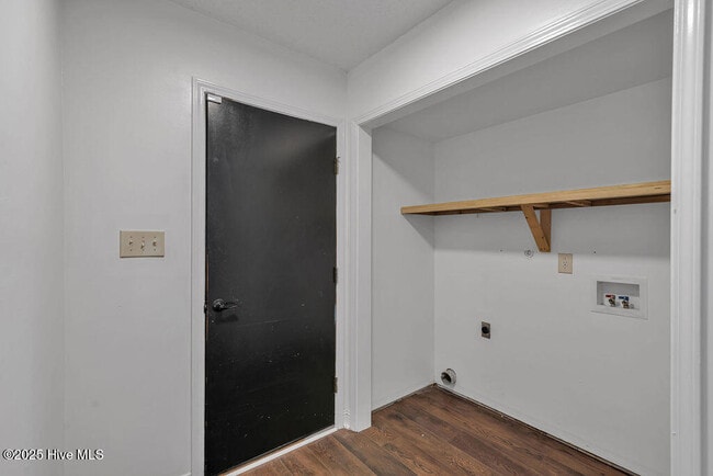 Building Photo - 854 Jim Blake Rd