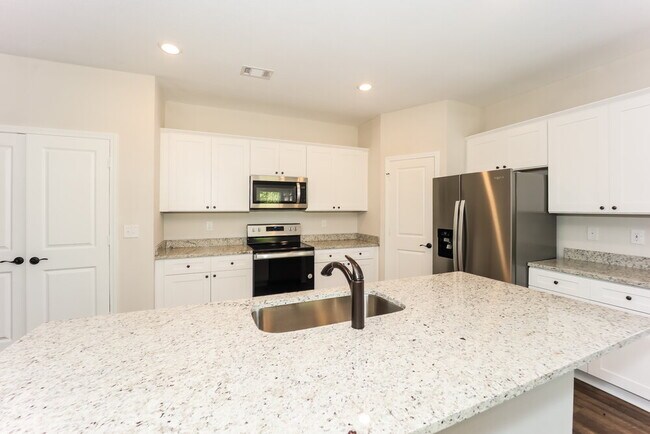 Building Photo - 486 Samara Ct