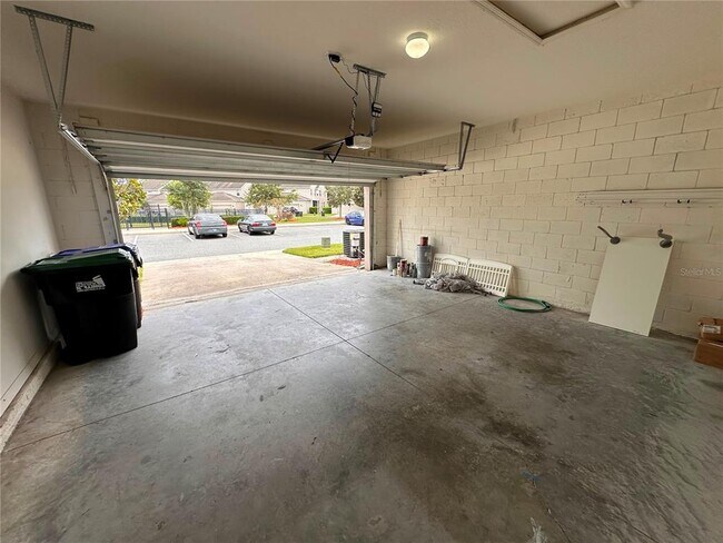 Building Photo - 5844 Soter Ln