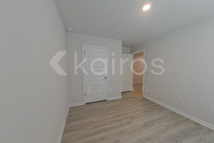 Building Photo - 209 Monarch Ln