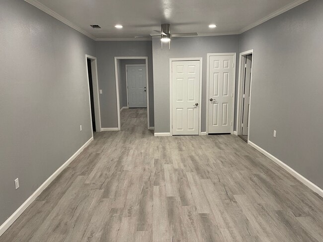 Building Photo - 3 bedrooms 2 baths - Only $1500 Per Month