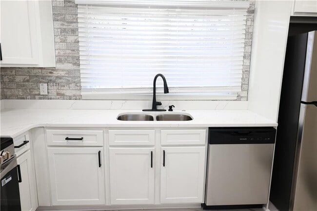 Building Photo - 1876 Sandtown Rd SW