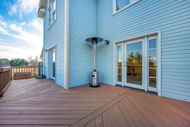 Building Photo - WELLER ESTATES