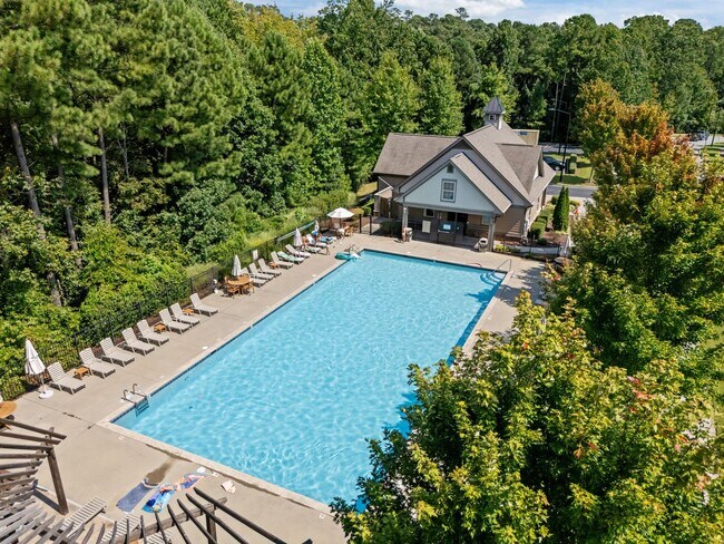 Building Photo - Modern 3-Bed Townhome in Thompson Ridge – ...