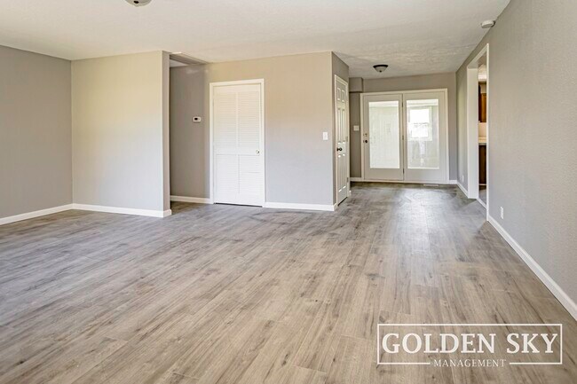 Building Photo - 1700 N Manring Ave