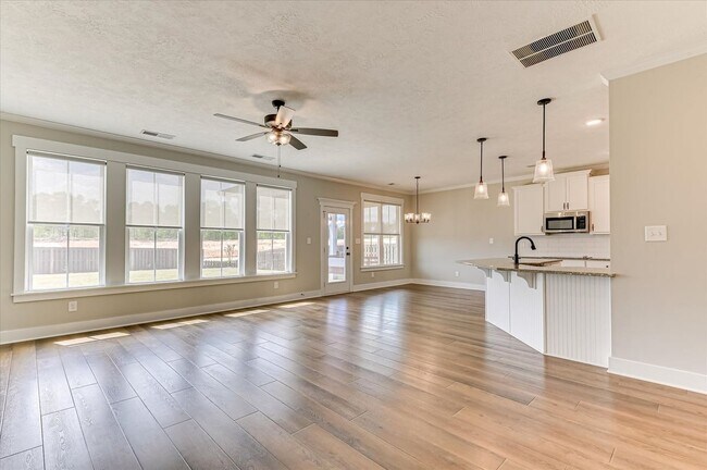 Building Photo - 419 Barrow Ln