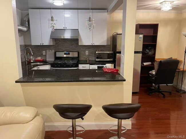 Building Photo - 136-45 Jewel Ave