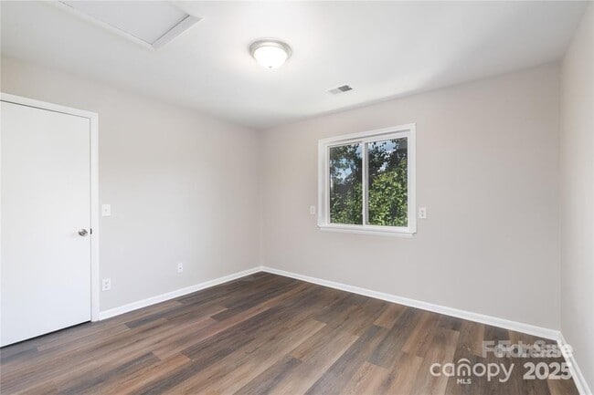Building Photo - 1596 Eagles Pl
