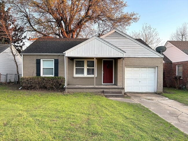 Primary Photo - 2540 E 1st St