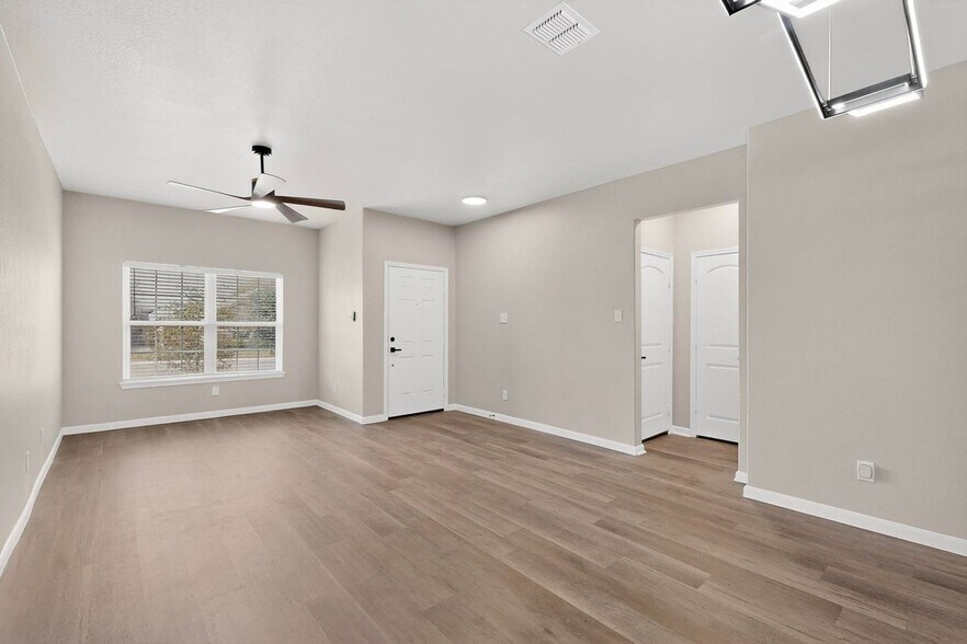 Building Photo - 15022 Harbor Lndg