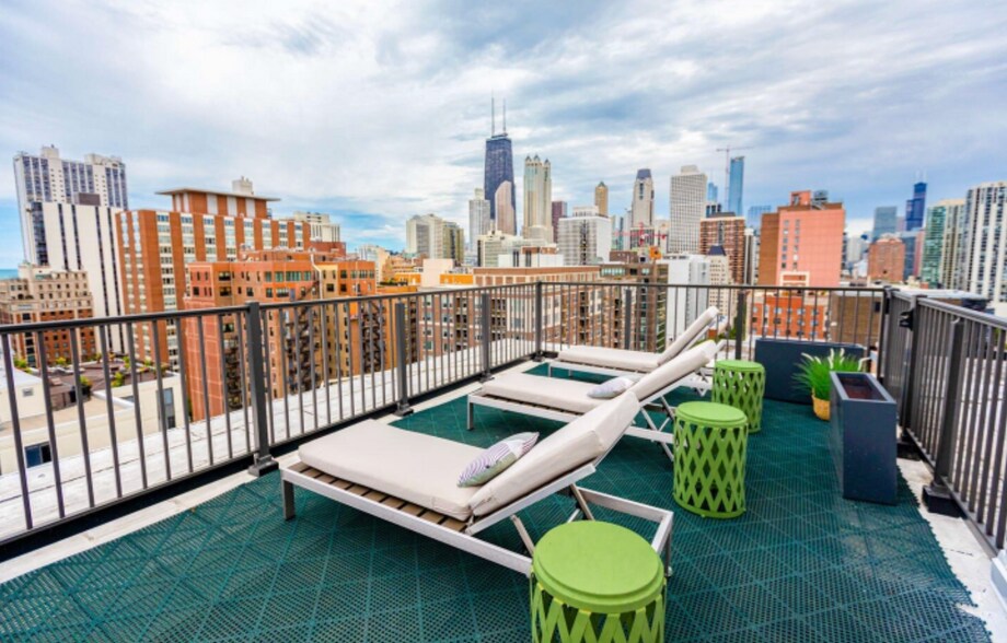 Building Photo - 1350 N Dearborn St