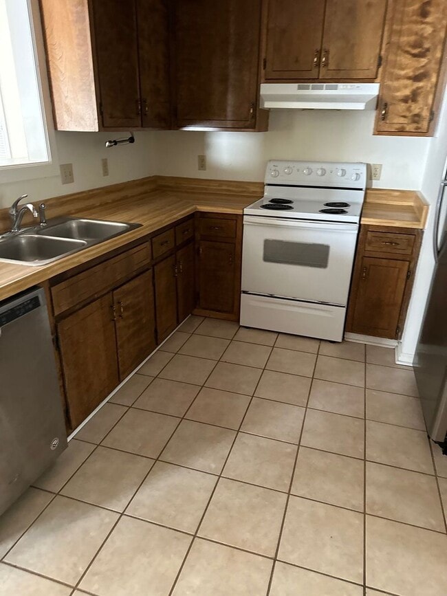 Building Photo - 3 bed, 2 bath house in Killearn- Arbor Hills, Available Now!