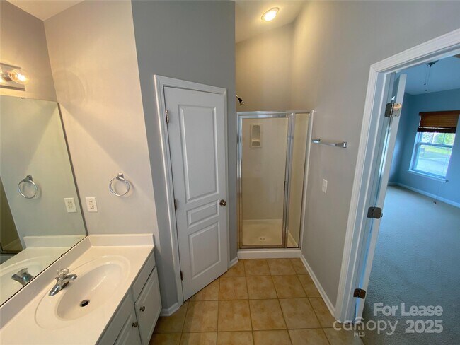Building Photo - 1042 Kensrowe Ln
