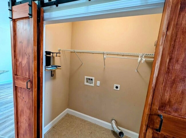 Building Photo - 204 Spencer Pl