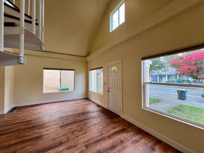 Building Photo - Water Included! Fully Remodeled 1 BD + Loft