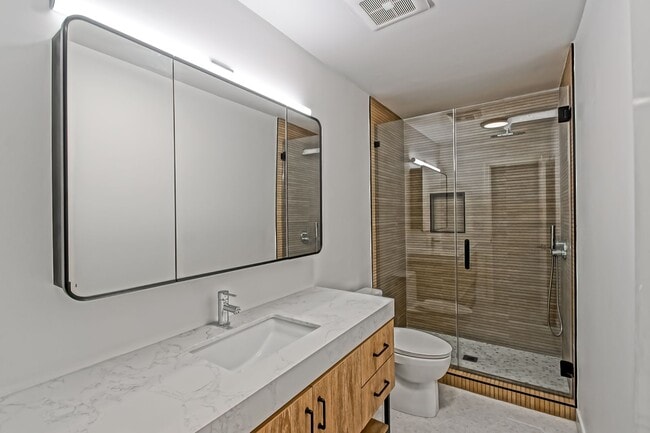 Building Photo - Newly Remodeled, Bright & Airy End Unit Condo in the beautiful "Villa Florenza" Complex in the he...