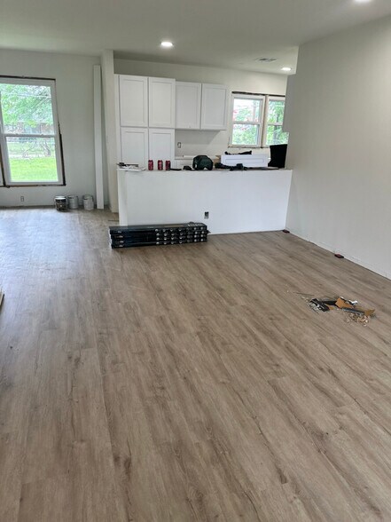 Building Photo - 3801 Limestone Rd