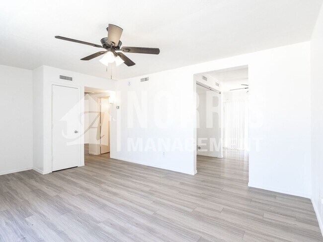 Building Photo - 26405 W Sherbundy Dr