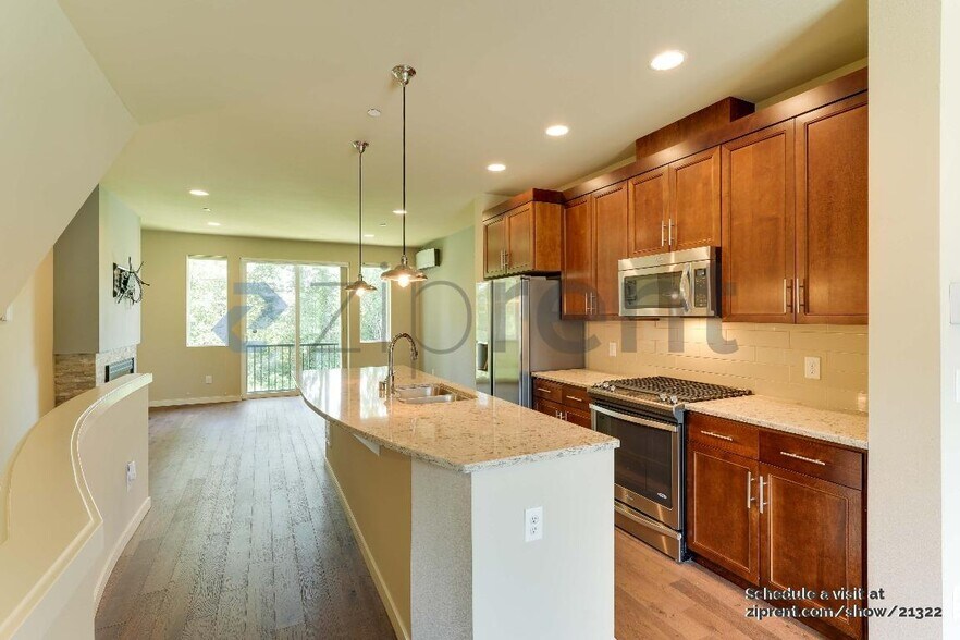 Building Photo - 355 Vashon Ct NE