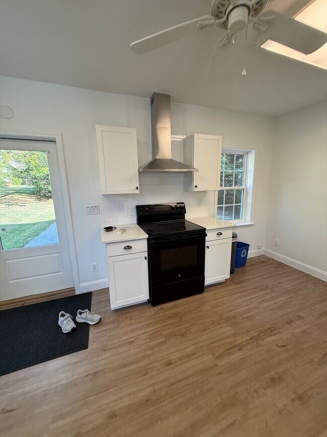 Building Photo - 75b Cedar Run