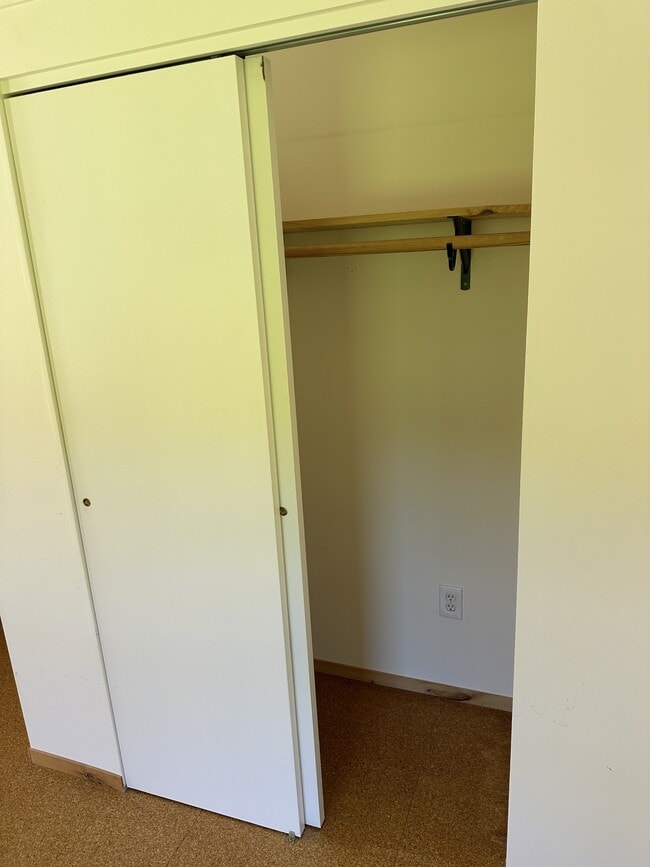 Building Photo - 62 Mt Pleasant Rd