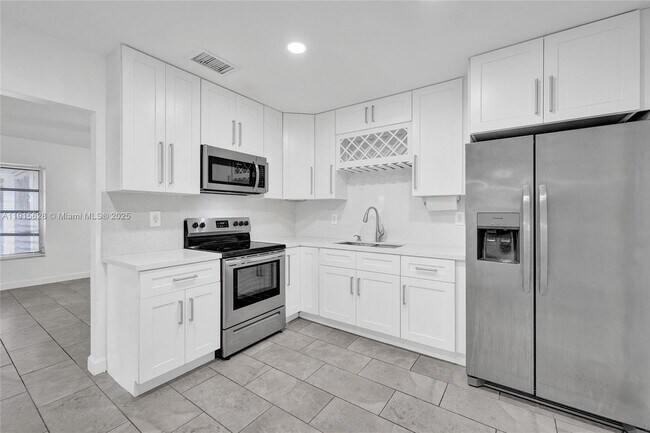 Building Photo - 6283 Sherman St