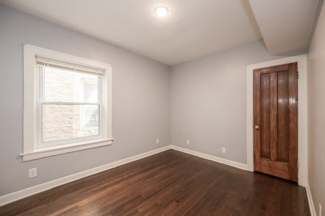 Building Photo - 3312 N Kostner Ave