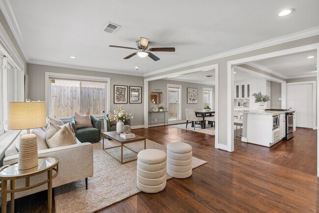 Building Photo - 1902 De Milo Dr