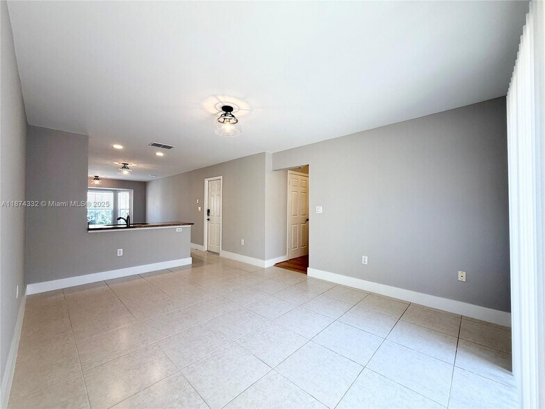 Building Photo - 1140 Oysterwood St