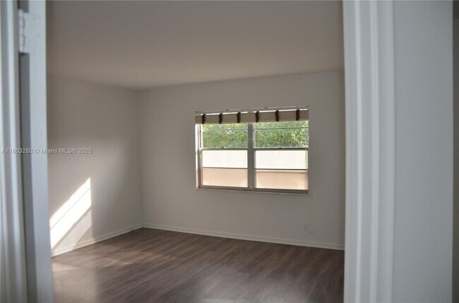 Building Photo - 12600 SW 5th Ct