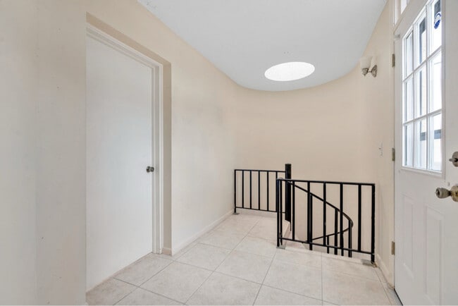 Building Photo - 1127 Encourte Green