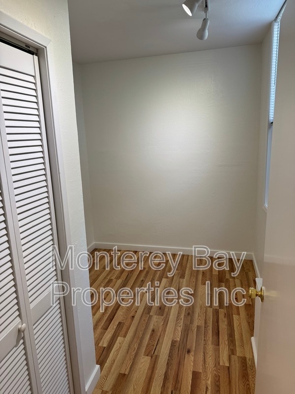 Building Photo - 395 Tabor Dr