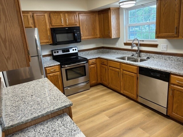 Building Photo - 1329 E 21st Ter