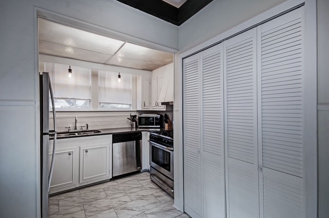 Building Photo - 209 W Leake St