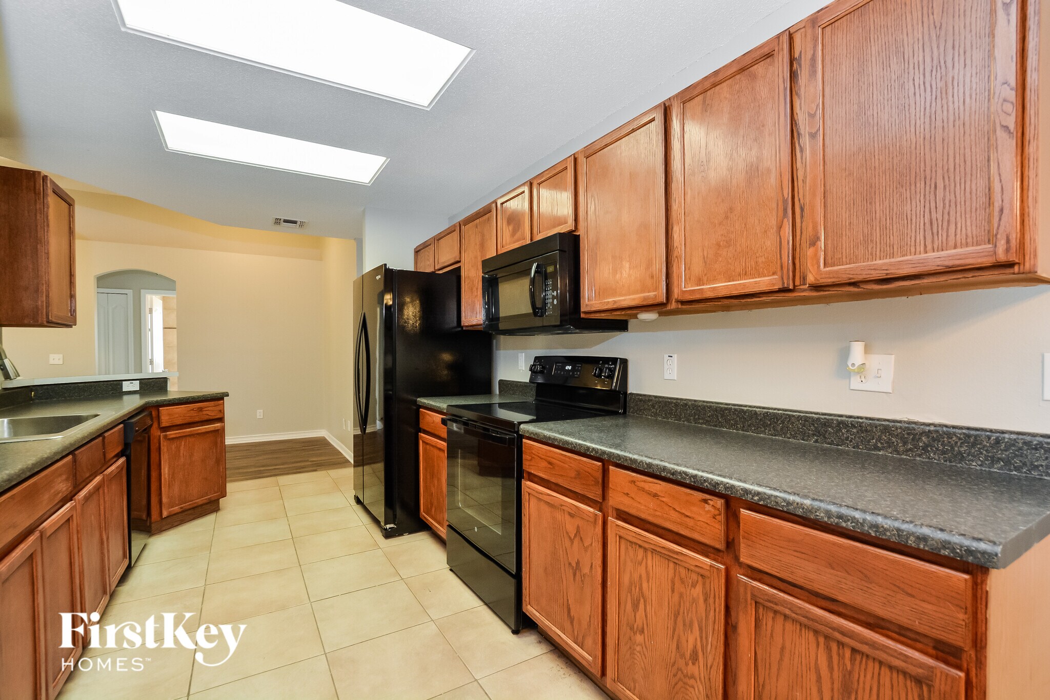 Building Photo - 1066 Ireland Dr