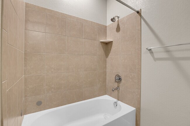 Building Photo - 997 Goldenrod Pkwy