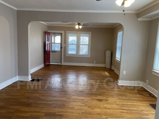 Building Photo - 1261 SW Wayne Ave