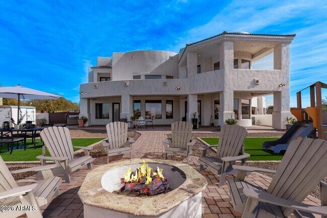 Building Photo - 8158 E Plymouth