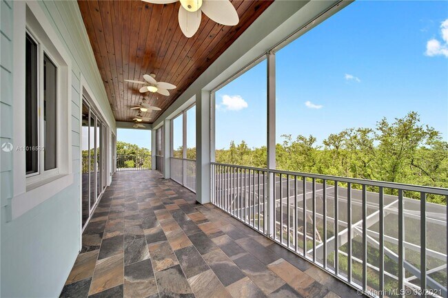 Building Photo - 2 Flamingo Hammock Rd