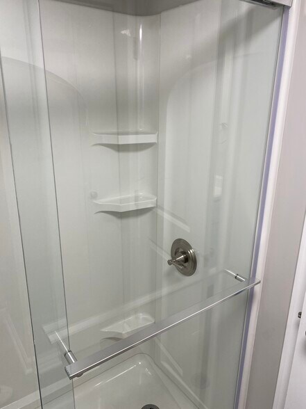 Bathroom Shower - 1085 Merrimar Cir N