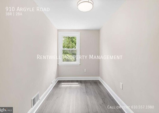 Building Photo - 910 Argyle Rd