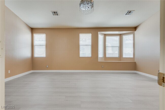 Building Photo - 1340 Rolling Sunset St